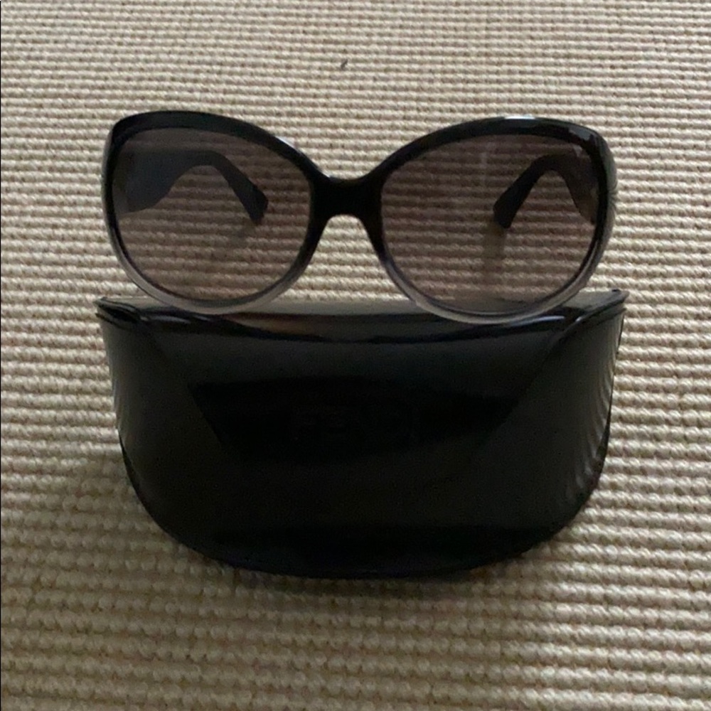 Fendi sun glasses